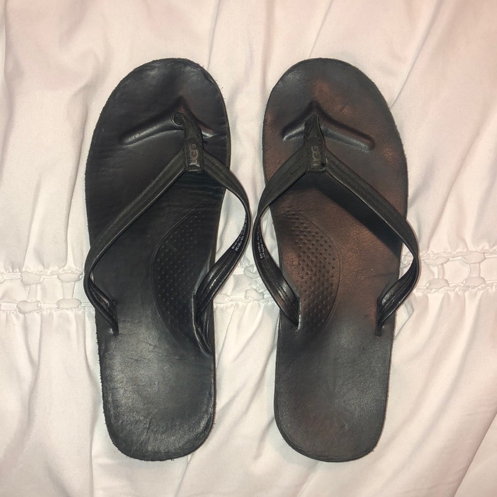 UGG flip flops